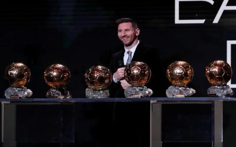 ai la goat cua bong da the gioi messi hay ronaldo xung dang hon